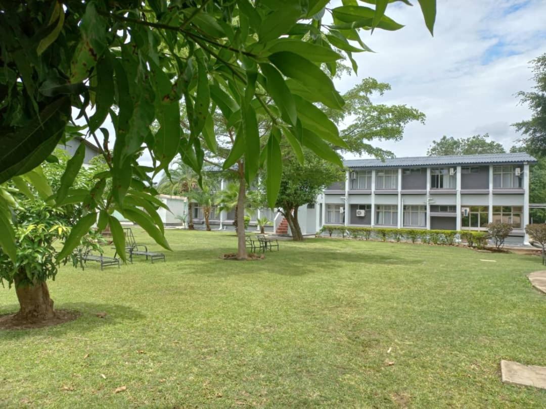 Crescent Lodge Лівінґстон Екстер'єр фото